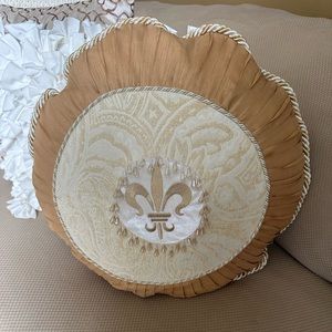 SERENDIPITY HOME DECOR CIRCULAR PILLOW